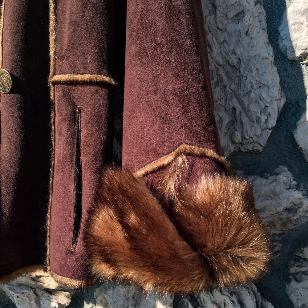 Platinum Utex Shearling, Chocolate Vegan Fur+Suede - Picture 6 of 7